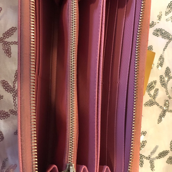 Prada Wallet - Picture 2 of 2